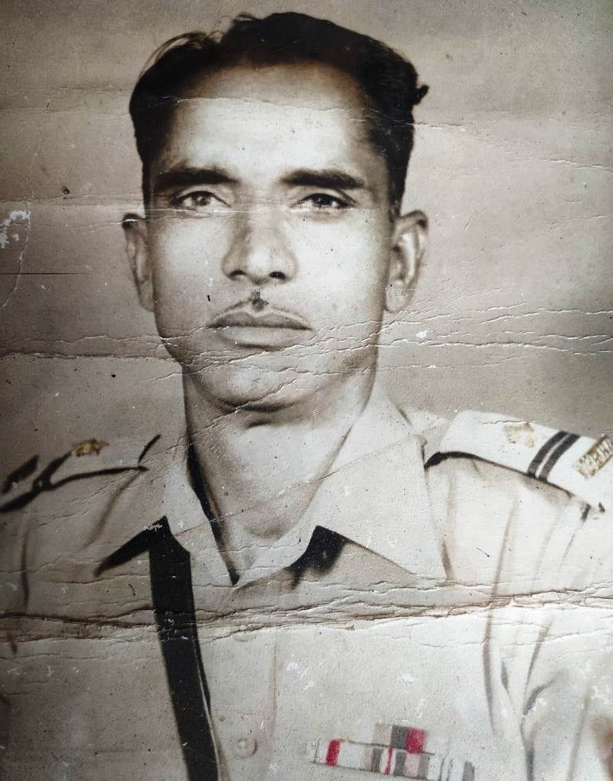 brave man,kasganj brave man,thakur layak singh