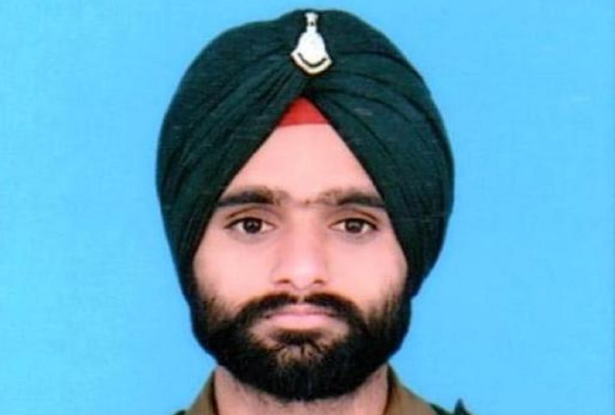 Pak violates ceasefire in Krishna Ghati sector of Poonch Lance Naik Karnail Singh lost his life