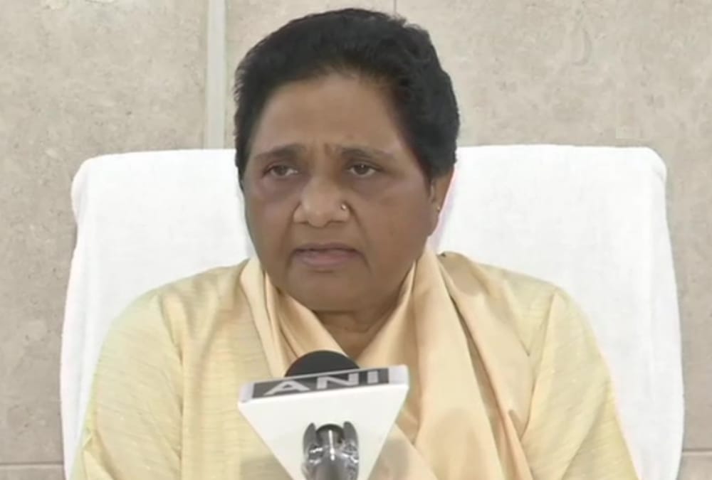 mayawati on up budget said this budget not showing remove the problems of poor and farmers