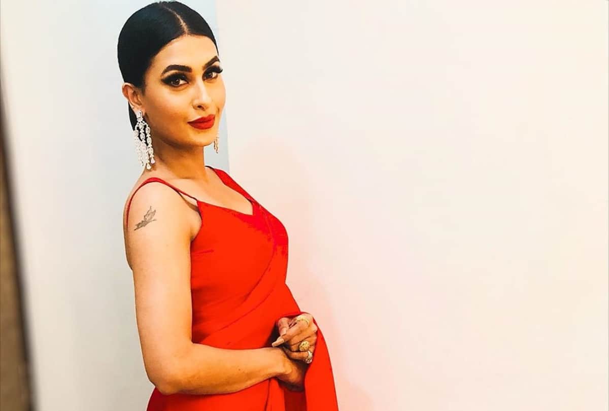 bigg boss 14 contestants pavitra punia glamorous sizzling hot look in saree