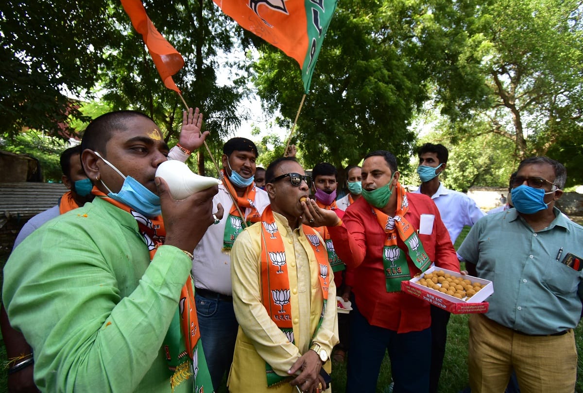 BJP and VHP workers swing as soon as CBI court verdict comes