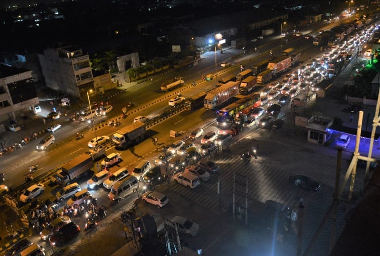 Traffic jam on Chandigarh-Delhi National Highway due to Kisan March