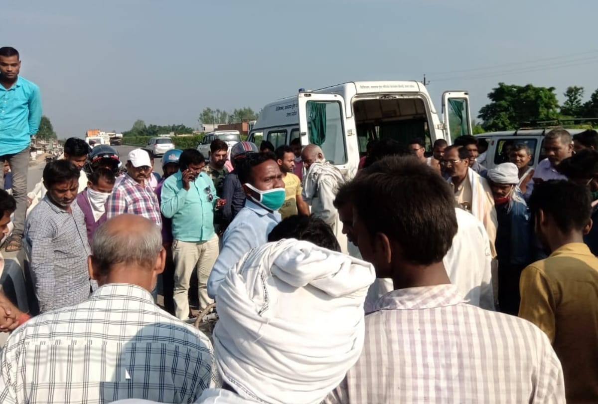 woman dead and Husband daughter injured after road accident in sant kabir nagar