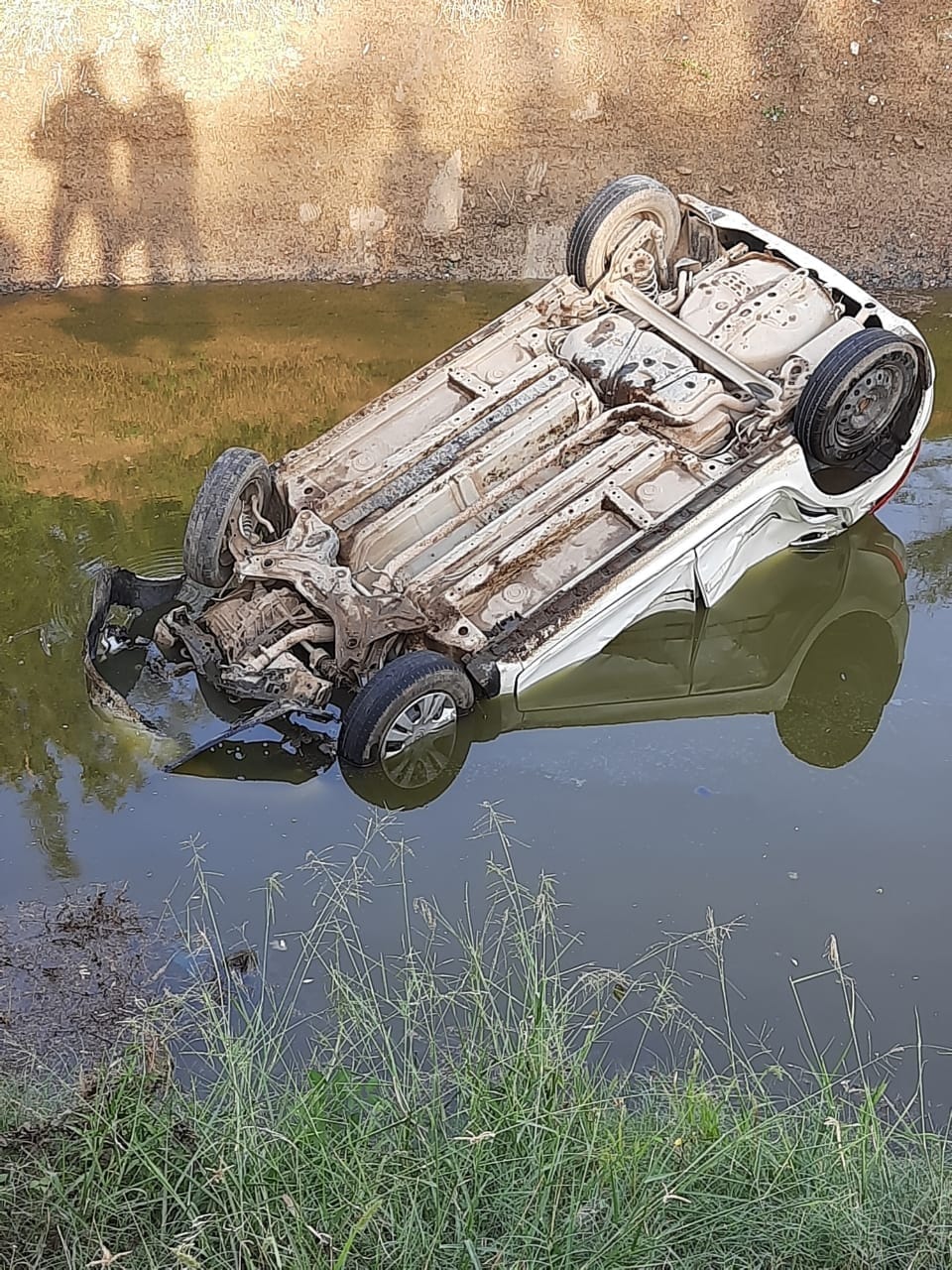 Uncontrolled car fell into canal, young man survived