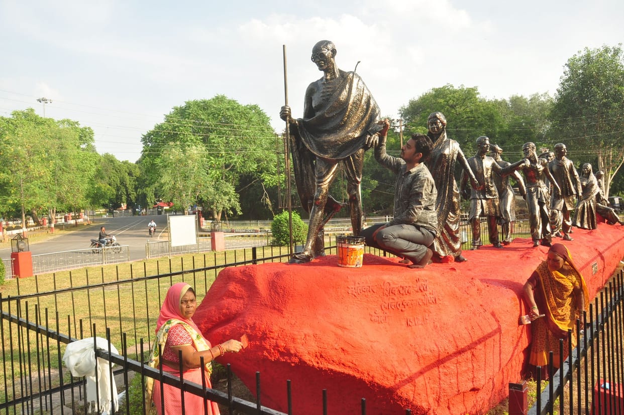 Mahatma gandhi more conection to jhansi