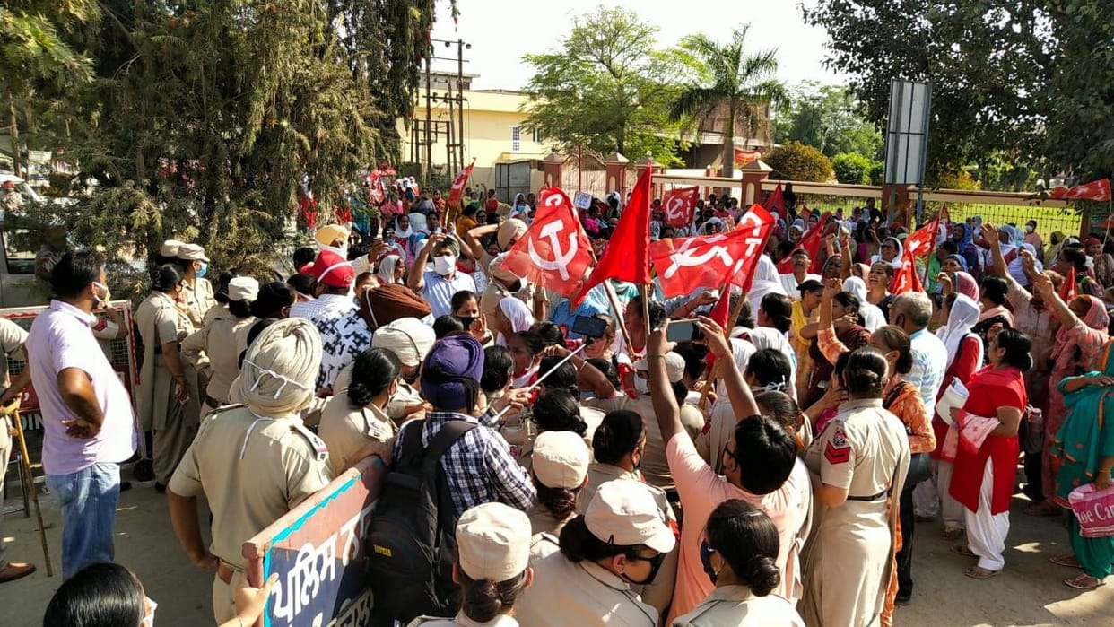 Anganwadi workers protest in gurdaspur