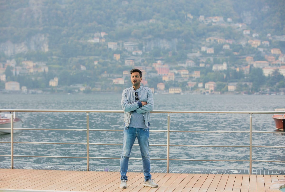 Shah Rukh Khan film Pathan director Siddharth Anand slapped by an assistant know the truth