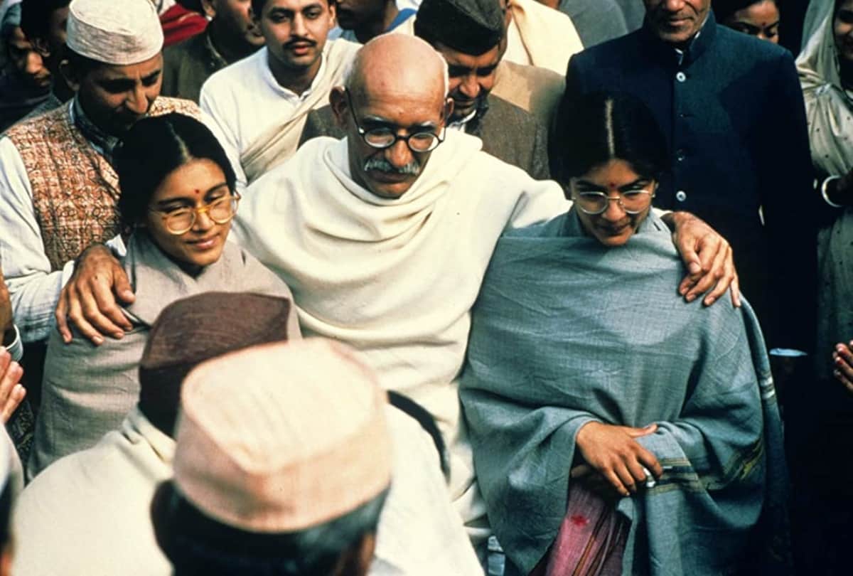 gandhi jayanti special here 10 actors who became Bapu on screen