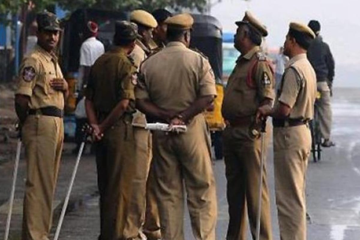 Bihar, 70-year-old man found hanging in  Koransarai police station computer room, SHO suspended