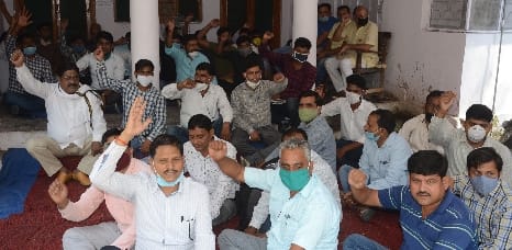 Power workers raged over suspension of SDO and JE