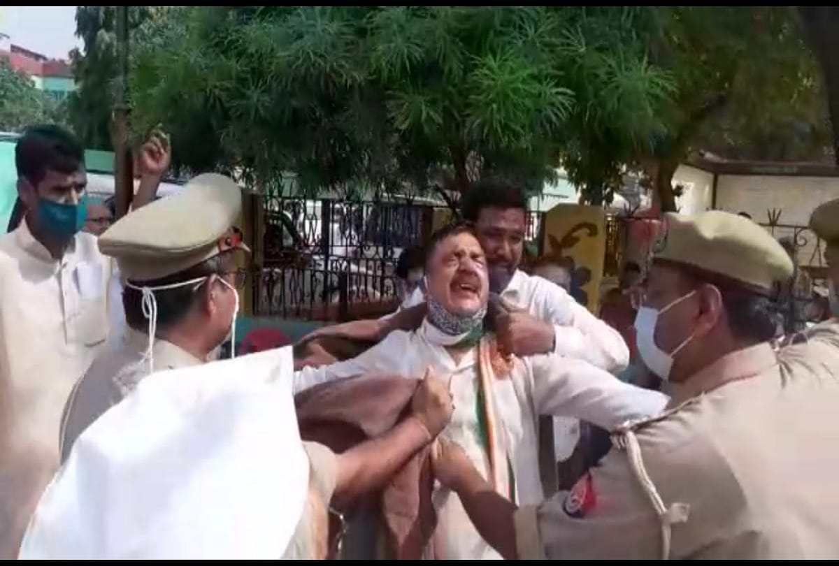 Congress district president tried to set himself on fire by pouring petrol in moradabad