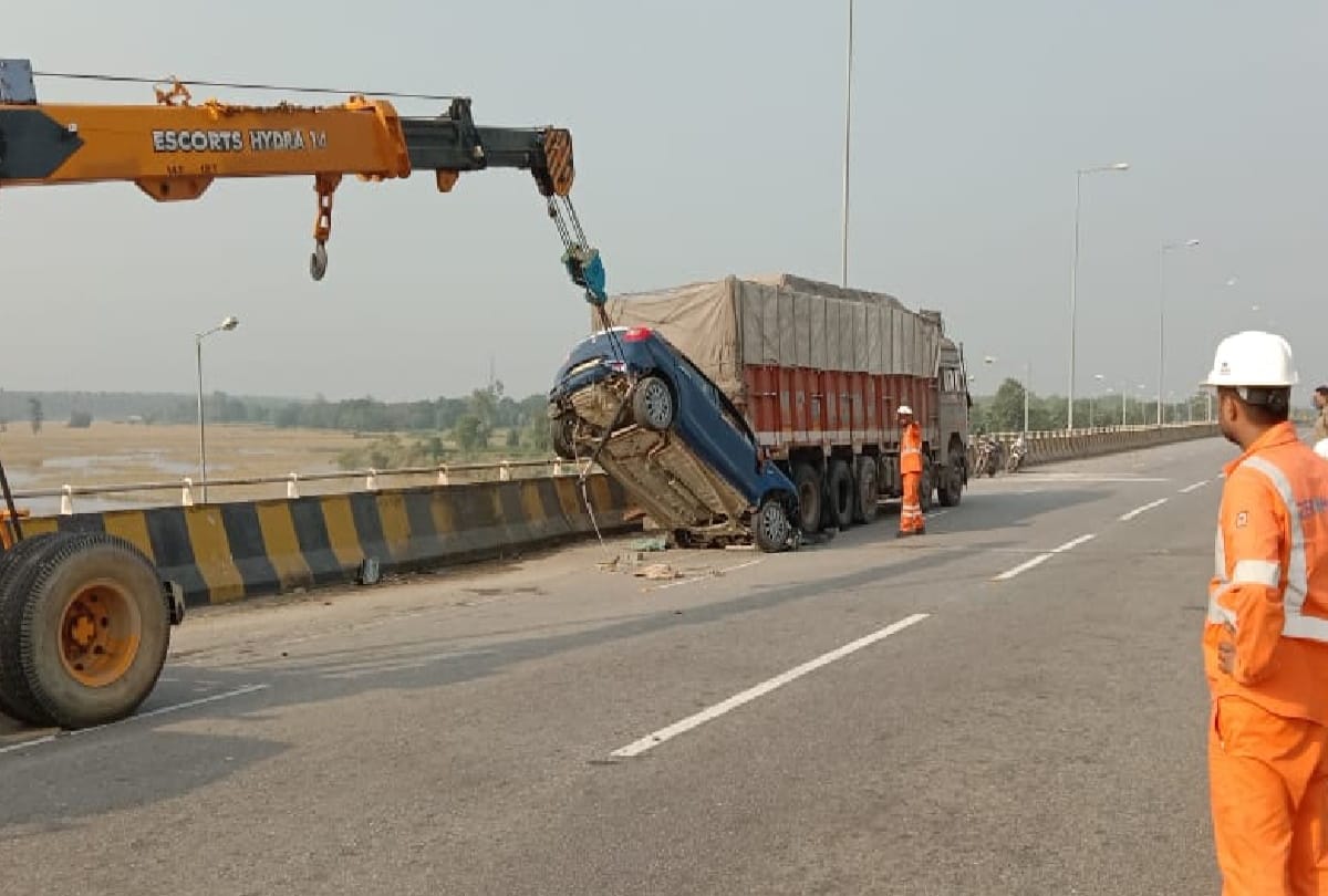 Medical Girl student ayushi Dead in Road accident with Friend at Gorakhpur