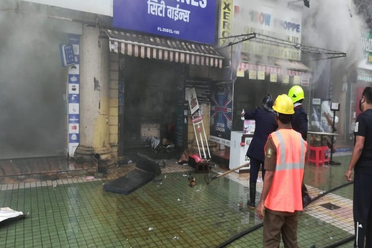 Maharashtra Fire broke out at Arcadia Shopping Center in  Hiranandani Estate Fire fighting underway