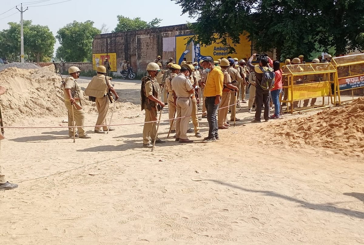 Hathras case update No entry in Victimc village as SIT probe going on says SDM Sadar Prem Prakash Meena 