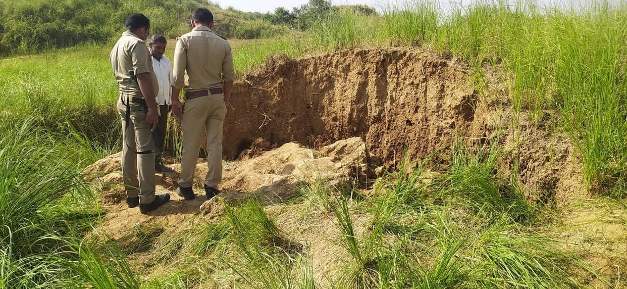 Teenager, woman died due to collapse of mud mound