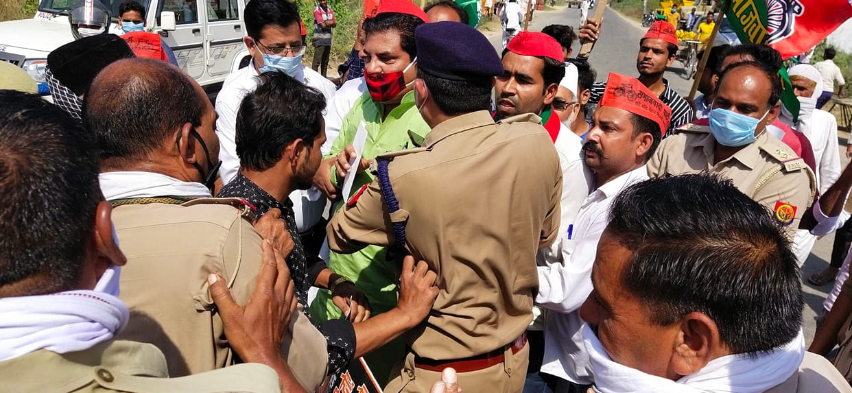 protest of congress and sapa in sambhal