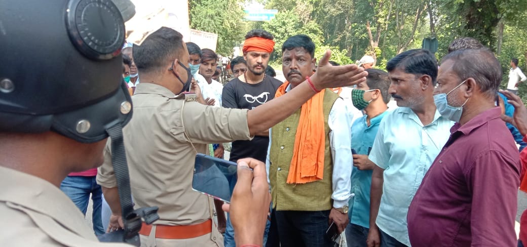 hindu organization member make ruckus