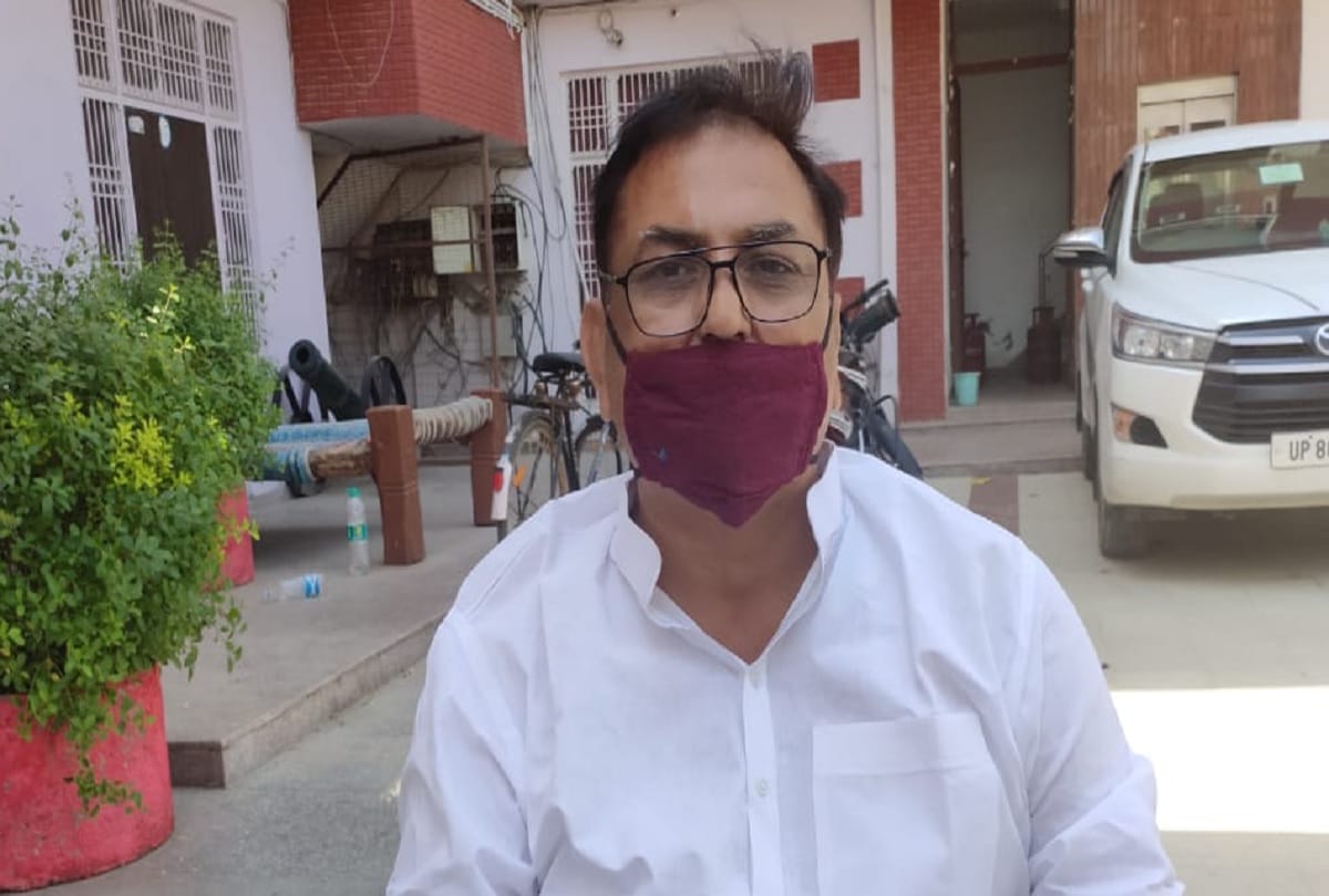 Hathras case update Former BJP MLA accuses victims mother and brother for her murder 