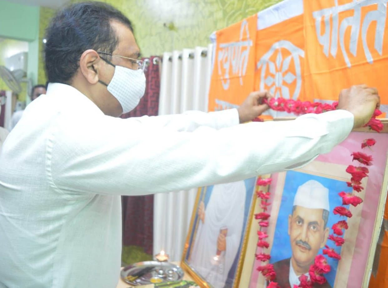 Bapu and Shastri remembered a lot on Jayanti