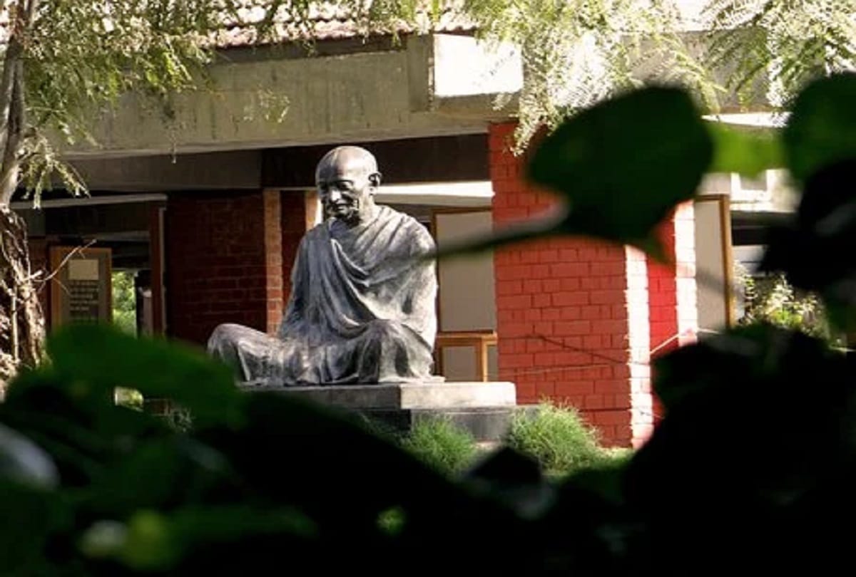 महात्मा गांधी की मूर्ति (प्रतीकात्मक तस्वीर)
