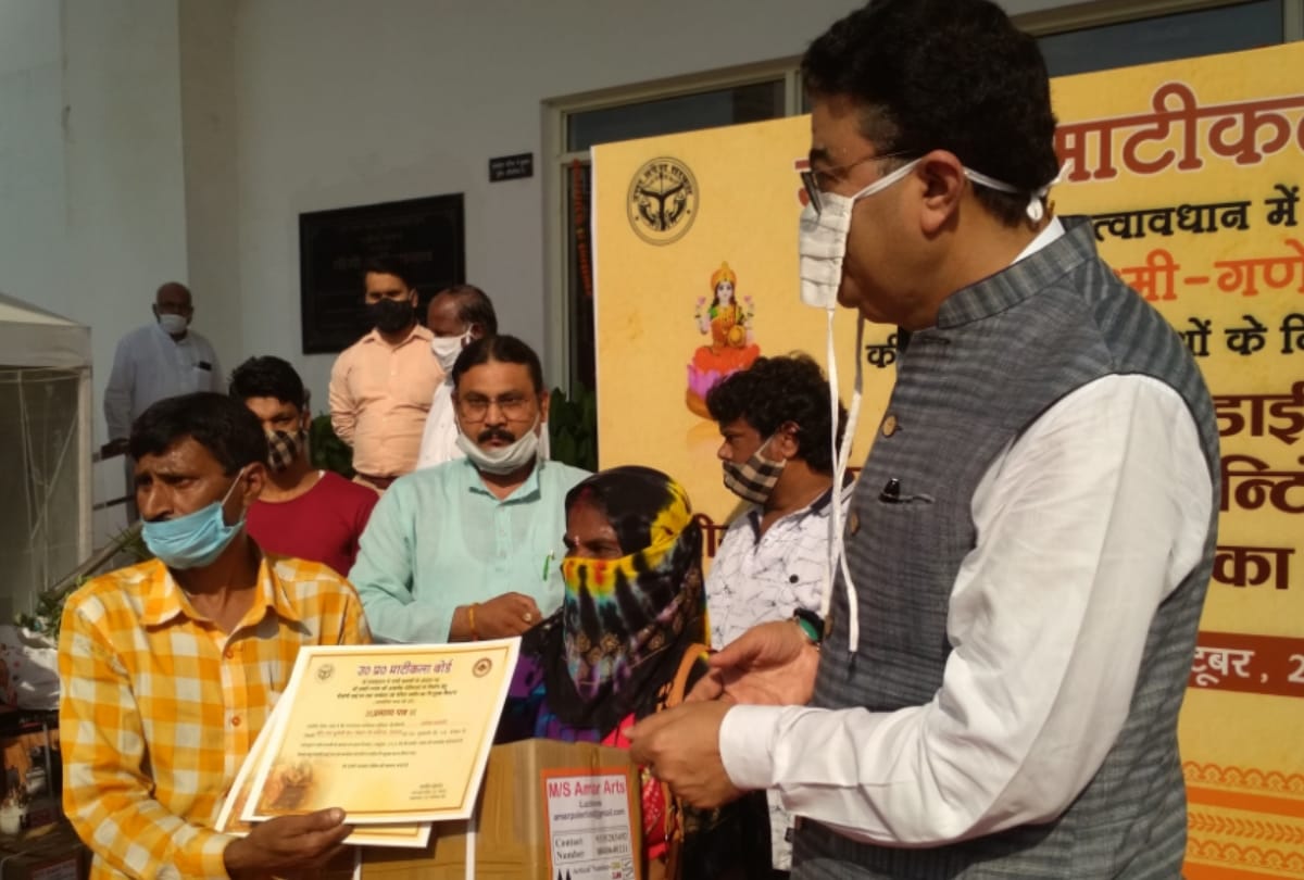 Distribution of tool kits to 26 clay artisans on Gandhi Jayanti