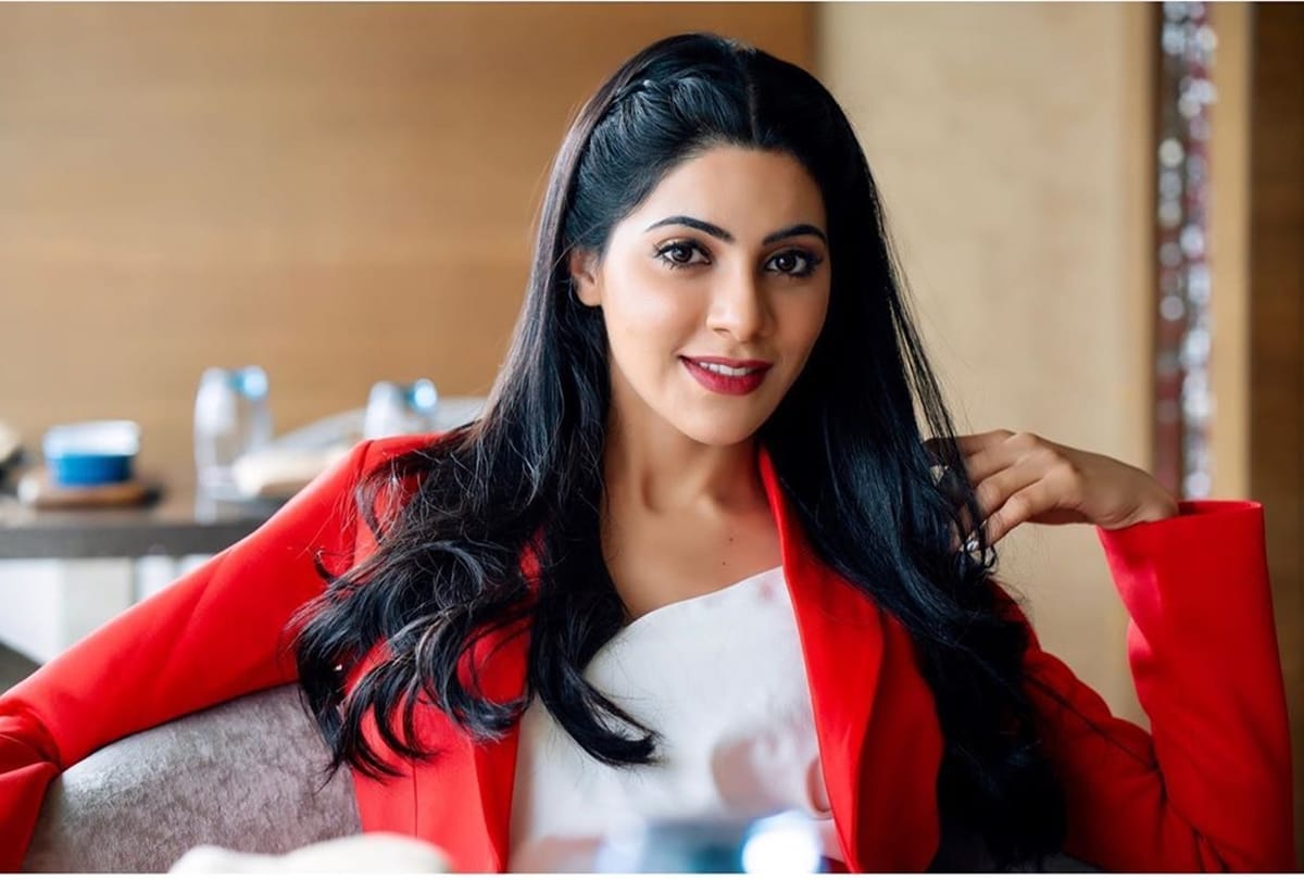 Bigg boss 14 fame Nikki Tamboli Test Corona Positive with heavy symptoms, shared post on Instagram