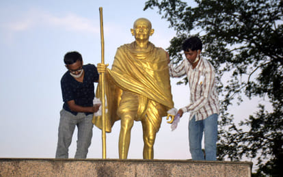 Gandhi's watch and charkha safe in Allahabad museum