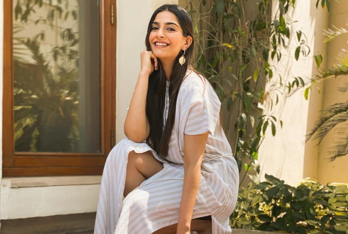 sonam kapoor hot sexy stylish glamorous images wallpapers download in hd