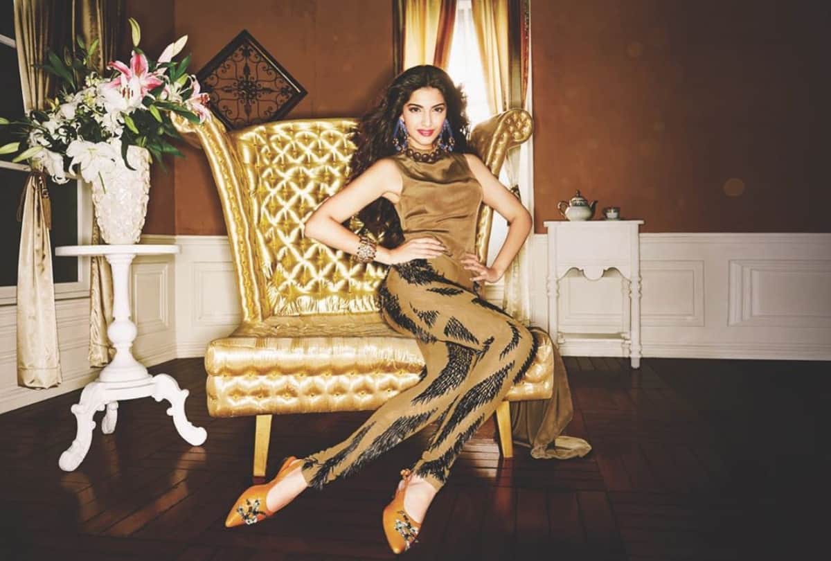sonam kapoor hot sexy stylish glamorous images wallpapers download in hd