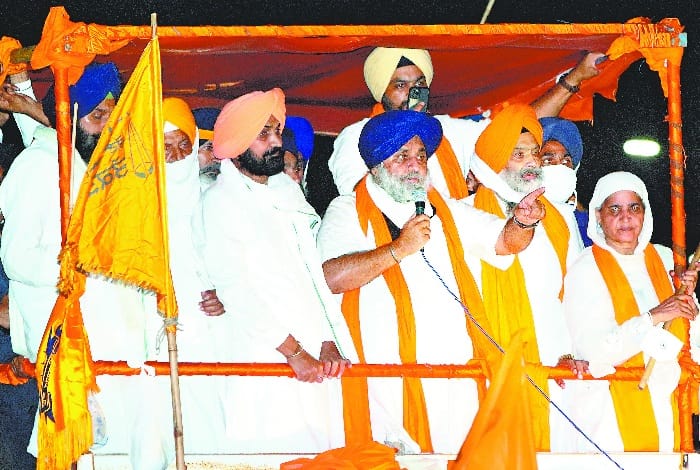 shiromani akali dal against central government, sukhbir badal