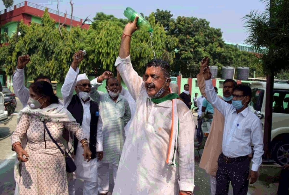 controversy over the Gandhi birth anniversary Congress ideology and socialism remained marginalized