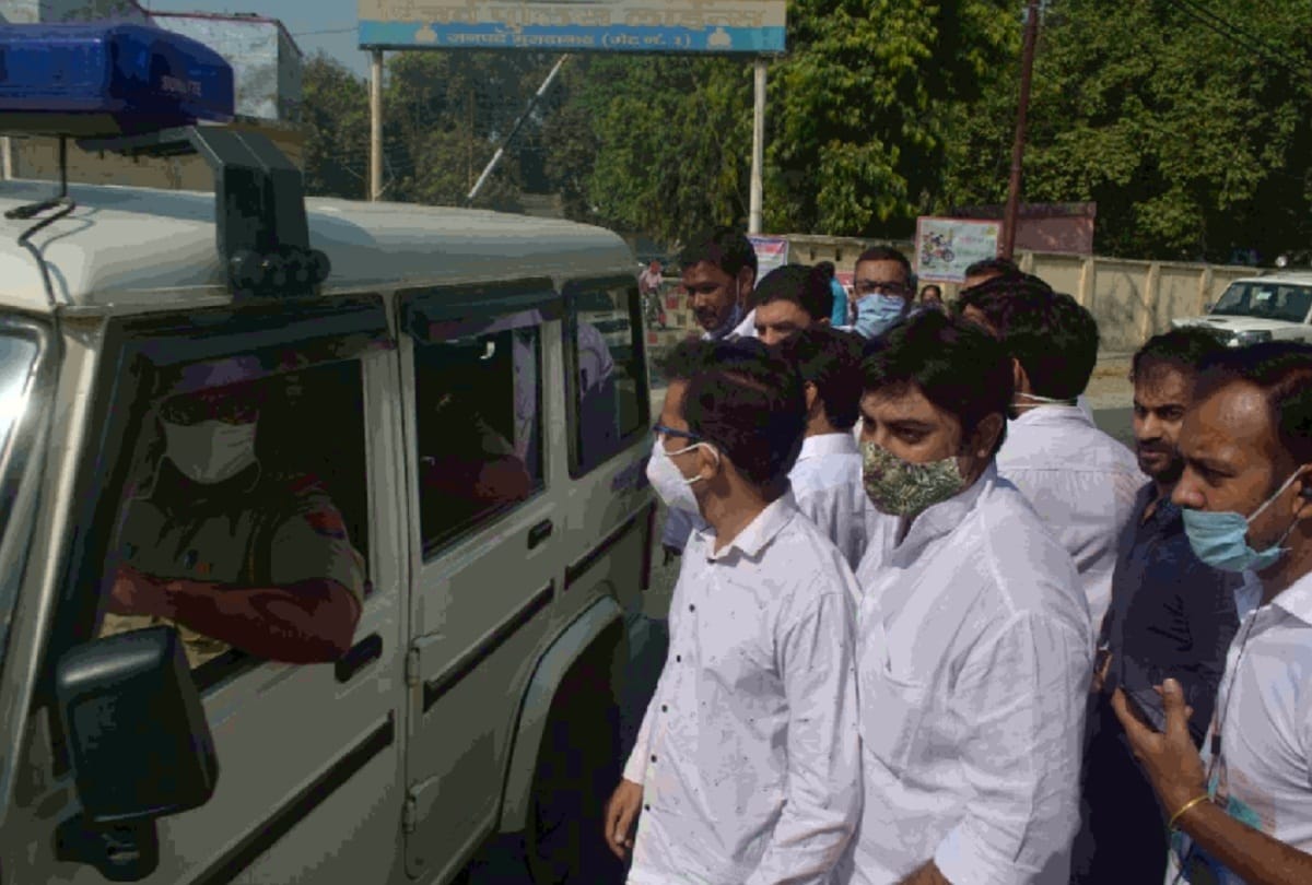 controversy over the Gandhi birth anniversary Congress ideology and socialism remained marginalized