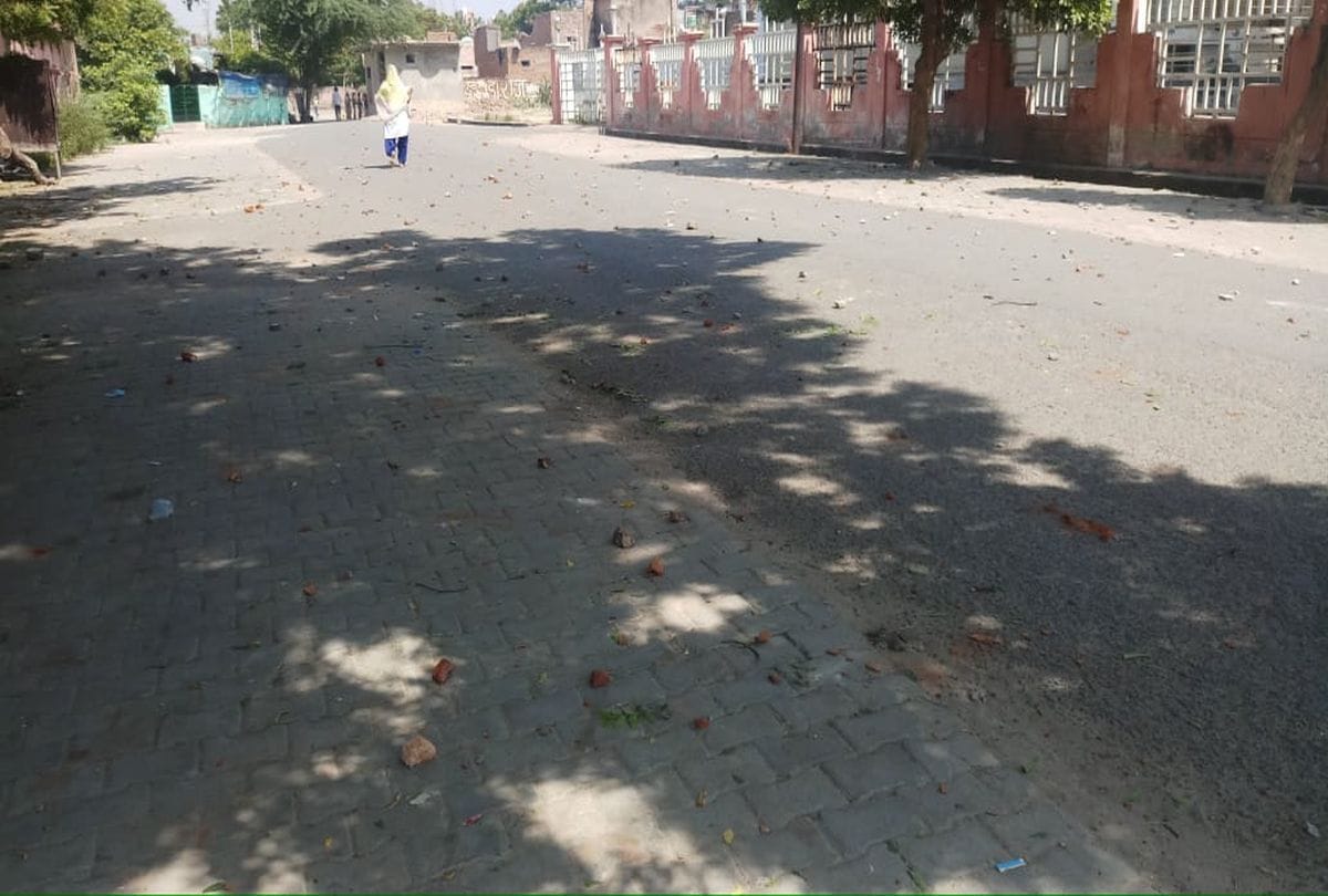 Hathras Case News: sanitation workers protest in agra