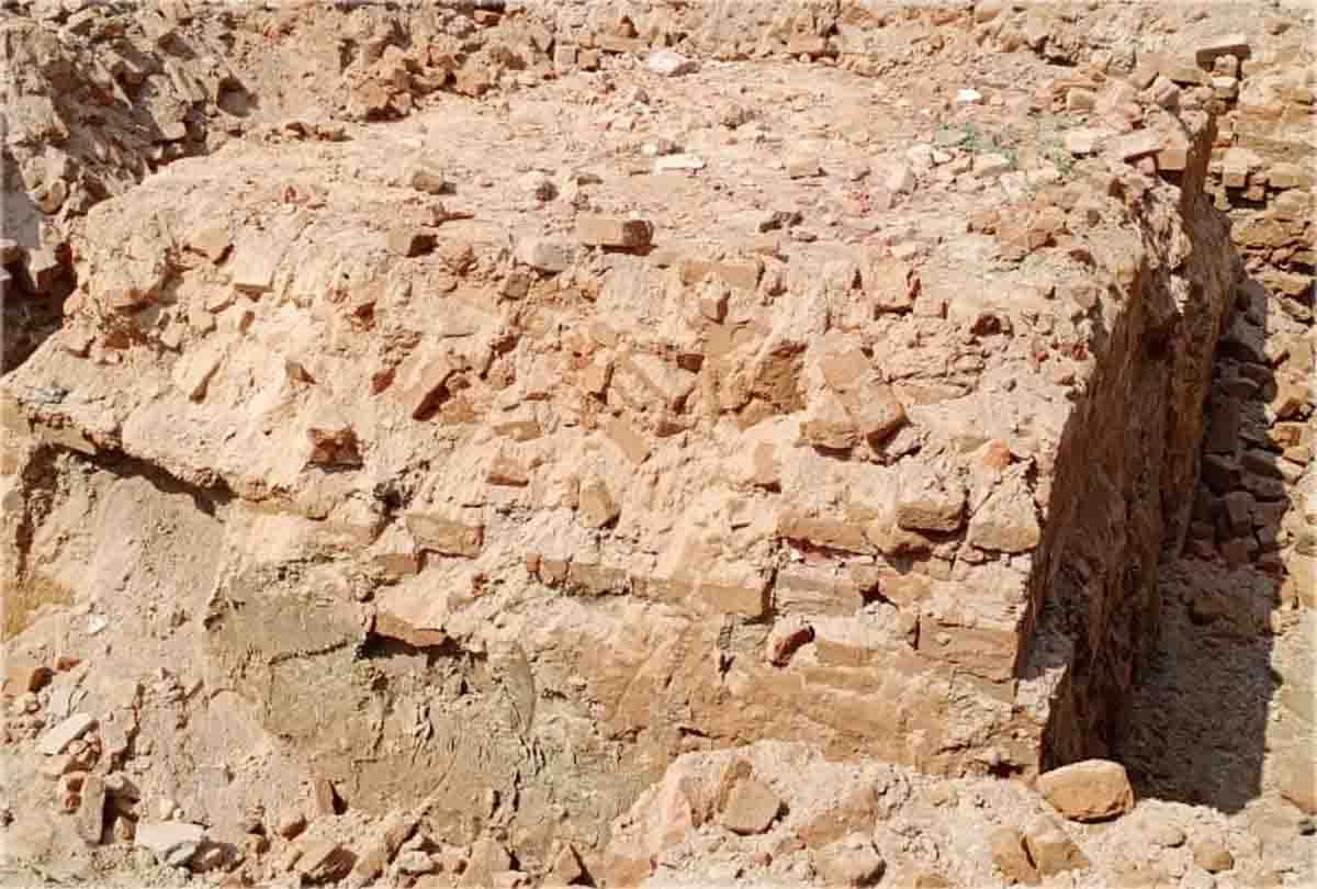 Excavation of treasure in the temple premises