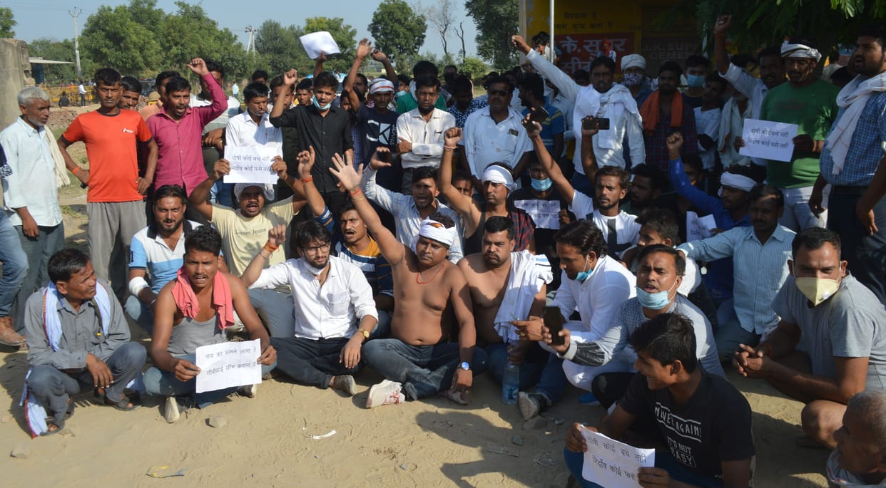 Hathras: Many political organizations protest against the incident with the girl