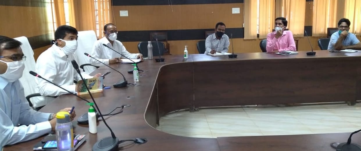 DM meeting in fatehpur