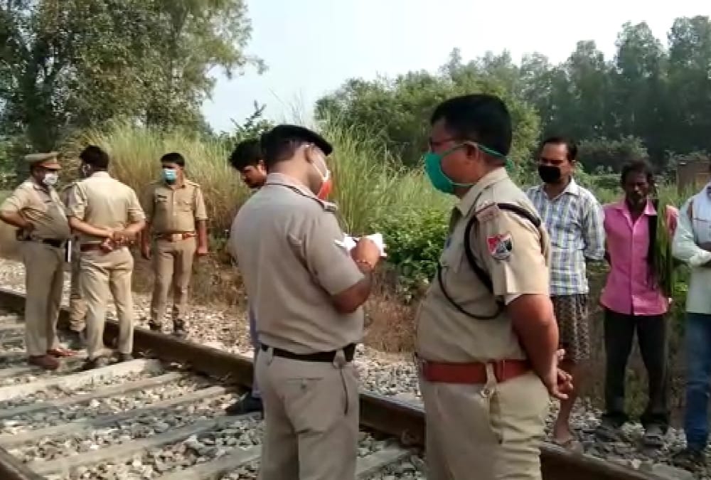 A dead body found on a railway track in Raebareli.