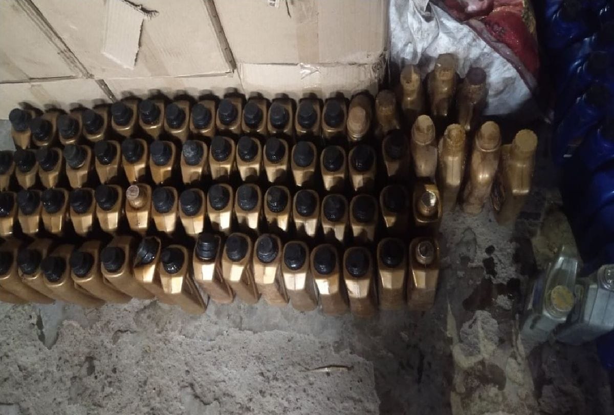 police busted duplicate mobil oil godowns in agra