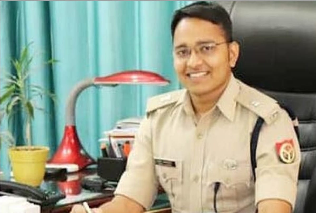 Hathras new SP Vineet Jaiswal from Gorakhpur