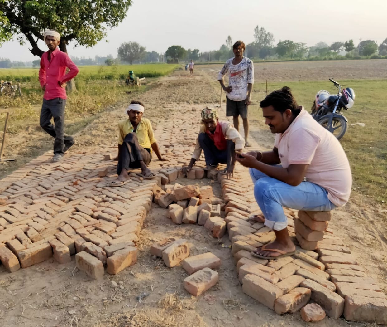 Old bricks are being installed in the block of Kunakheda