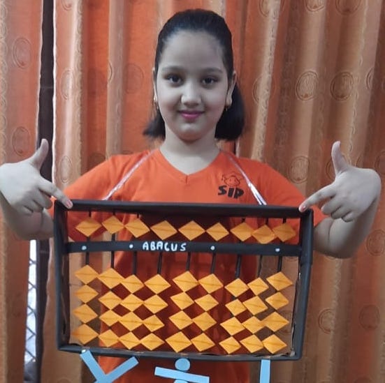 Children raised patriotism in fancy dress