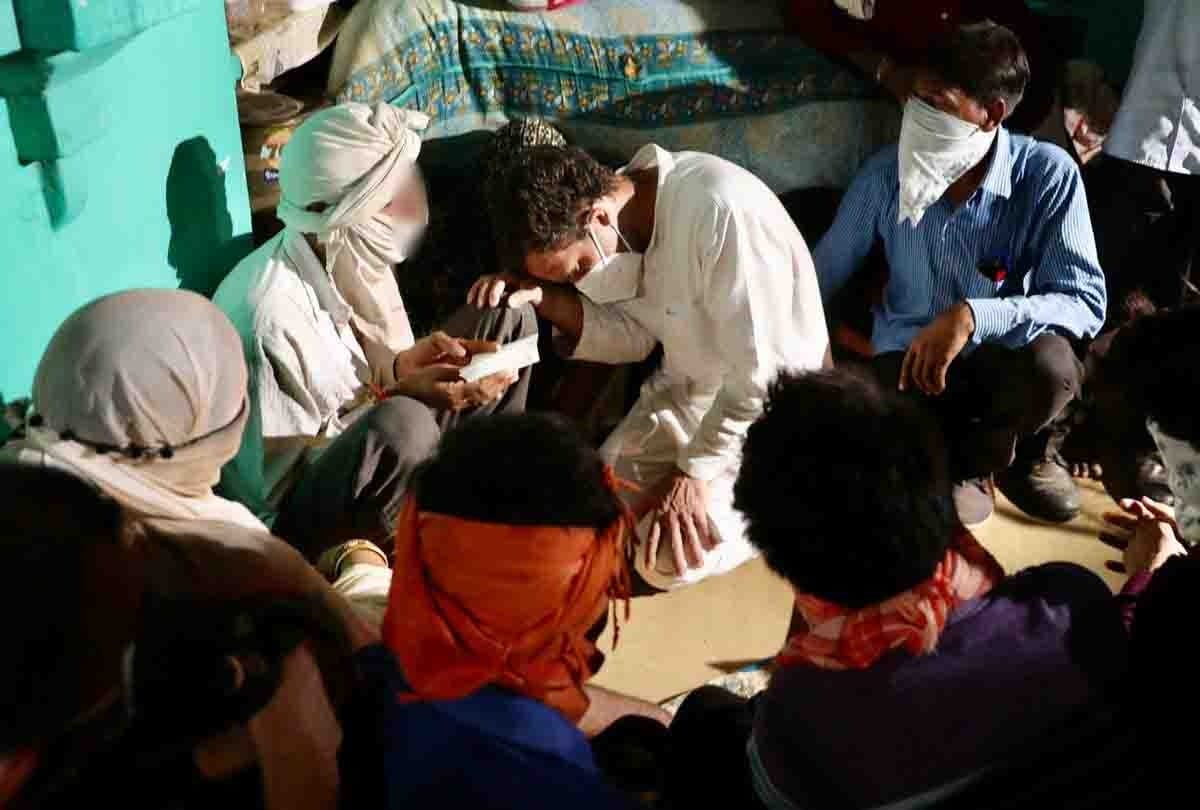 Hathras Case: Rahul and Priyanka gandhi met victim family