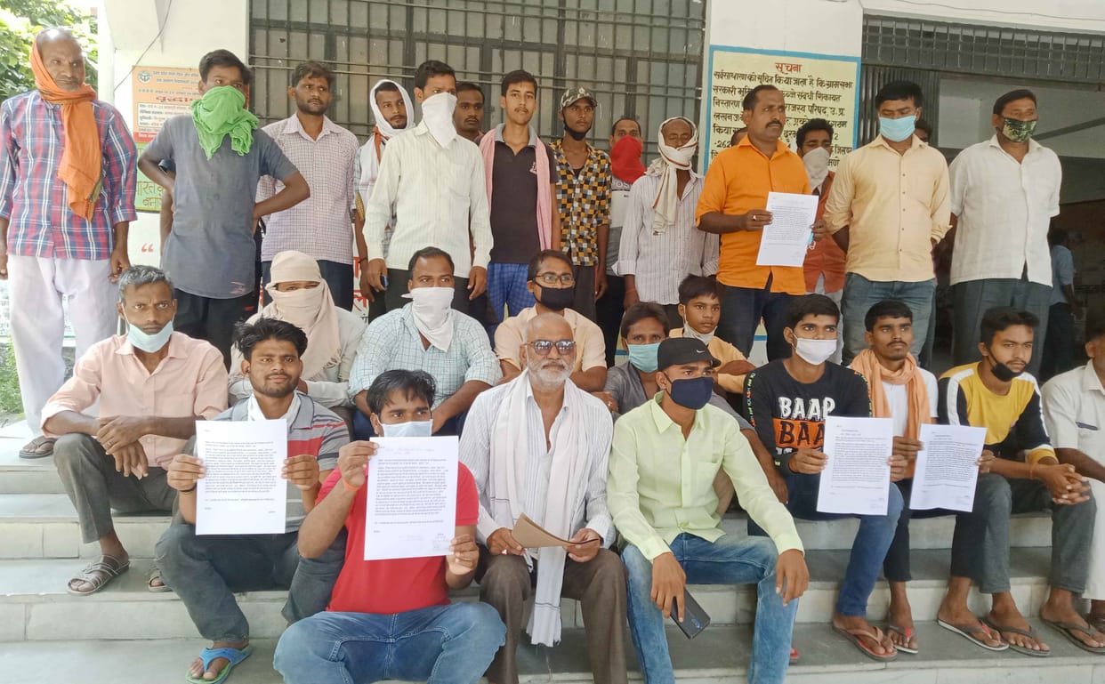 Protest of villagers against those who interfere in development work