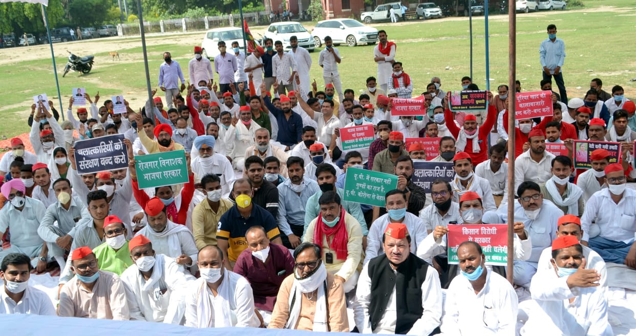 congress workers protest on gandhi jayanti