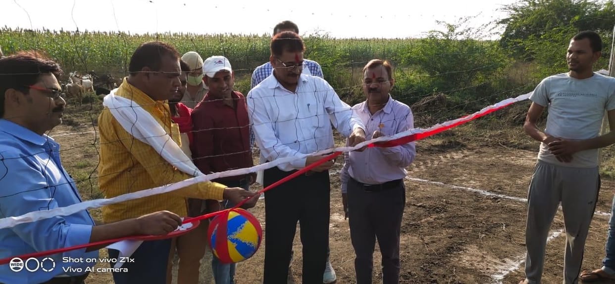 Nyamatpur defeated Pratappura in volleyball competition