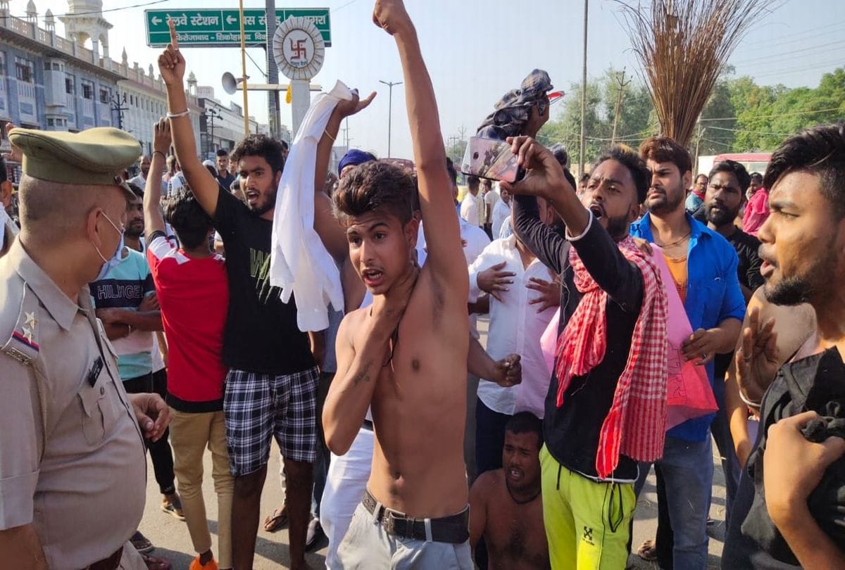 hathras rape case news: people protest in firozabad