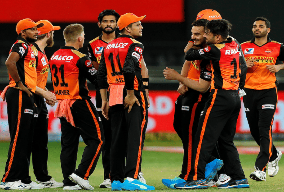 IPL 2022 Ahead of the mega auction Irfan Pathan said Sunrisers Hyderabad should retain Kane Williamson ashid Khan Abdul Samad and Umran Malik