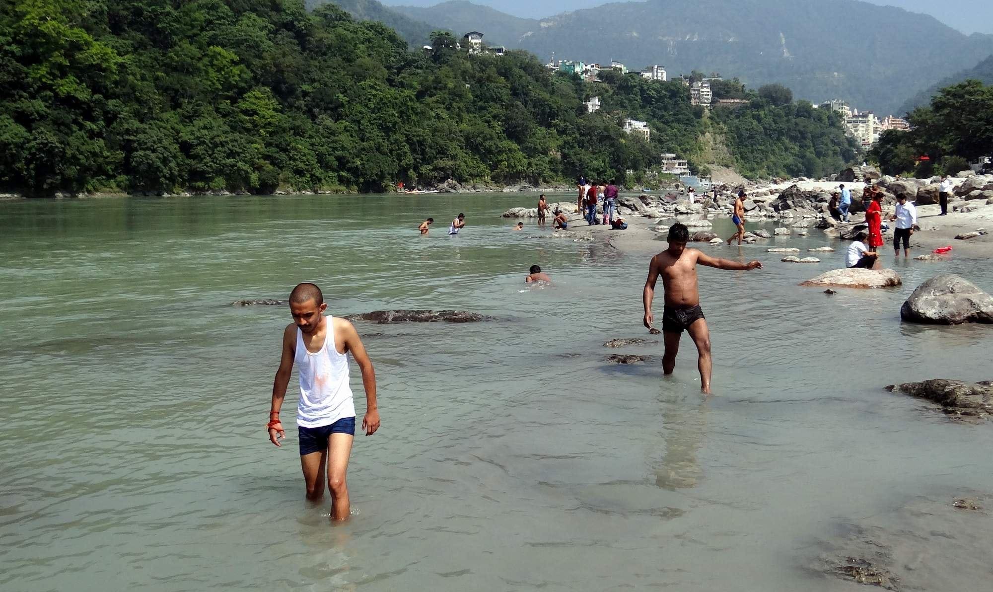 corona second wave in uttarakhand news: covid test of most tourists not done in Rishikesh