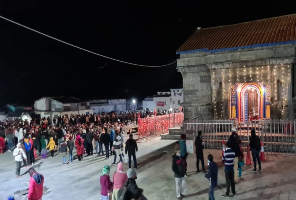 Unlock-5 Char Dham Yatra 2020 latest news Today: Heavy Crowd of pilgrims in kedarnath, Spend night in open , Photos,