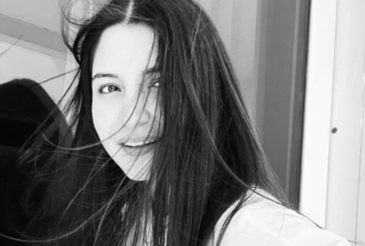 Anushka Sharma shares a new black and white photo on Instagram